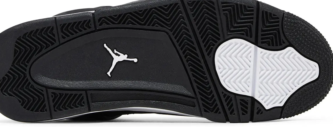 4 White Jordan Retro Thunder 0729